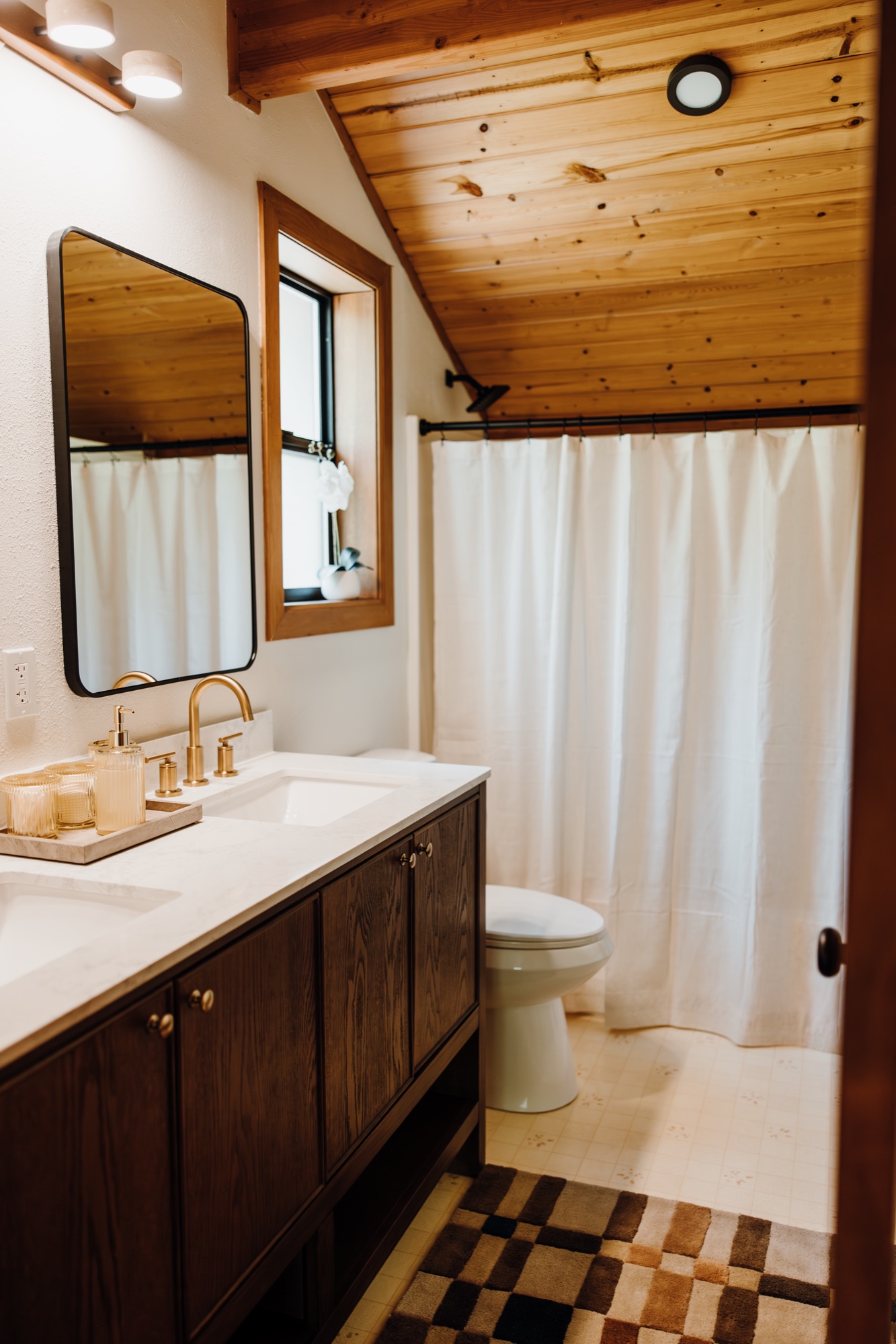 Cabin photo